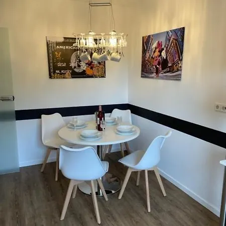 Апартаменты Dicker Stein